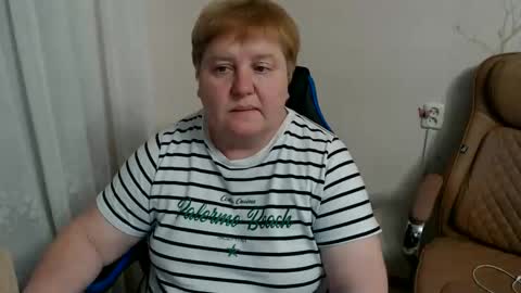 Snapshot of mommy99x chatting on 06-08-26, 08:53 Mommy99X online show from 06-08-26, 08:53