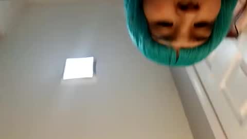 Mommy bubbles online show from 01-07-25, 02:41