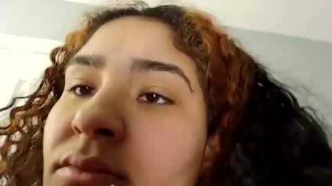 Snapshot of mommybubbles chatting on 02-02-25, 01:19 Mommy bubbles online show from 02-02-25, 01:19