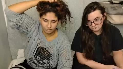 Mommy bubbles online show from 02-26-25, 02:57