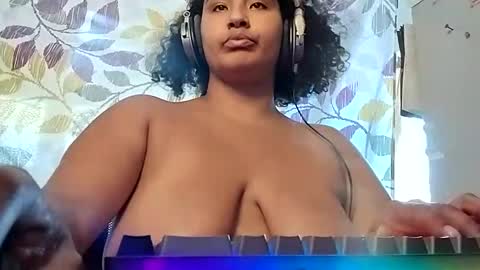 Mommy bubbles online show from 10-06-25, 05:43