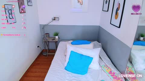 Daphne  online show from 01-23-25, 08:13