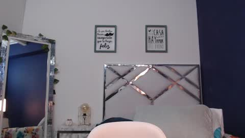 Daphne  online show from 02-19-25, 02:23