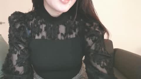 Momo online show from 12-10-24, 12:49