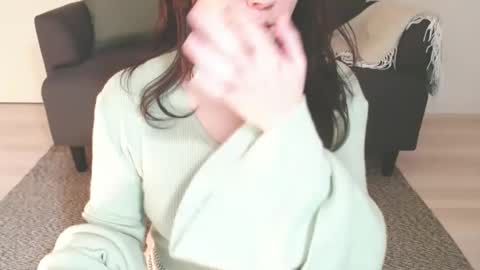 Momo online show from 12-16-24, 12:59