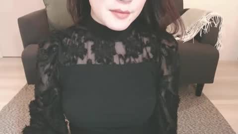 Momo online show from 12-26-24, 11:35