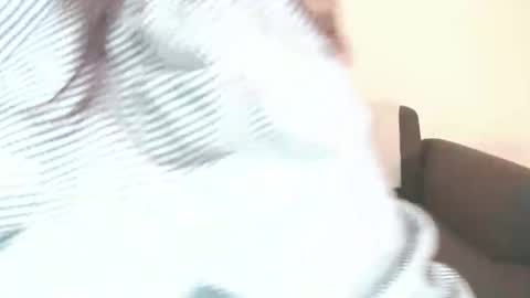 Momo online show from 12-29-24, 01:38