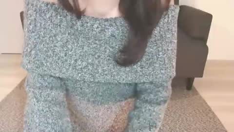 Momo online show from 01-10-25, 03:50