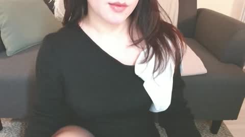 Momo online show from 01-12-25, 03:39