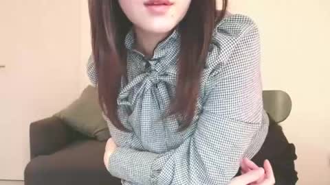 Momo online show from 01-23-25, 01:02