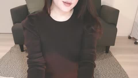 Momo online show from 02-06-25, 01:54