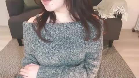 Momo online show from 02-08-25, 04:14