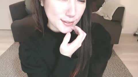 Momo online show from 03-10-25, 05:43