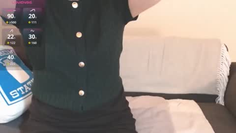 Momo online show from 10-11-25, 12:43