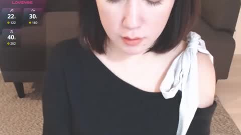 Momo online show from 04-11-26, 10:30