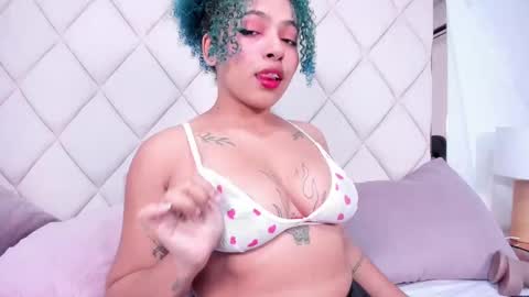 Momo  online show from 09-19-25, 09:26