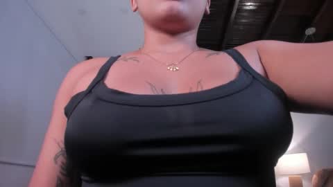 Momo  online show from 11-18-25, 10:03