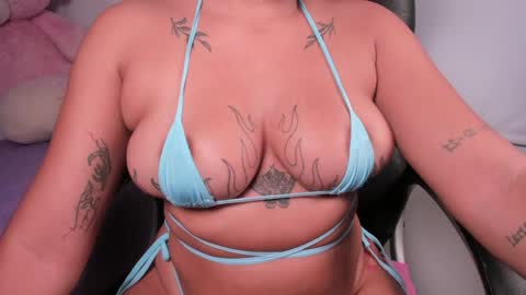 Momo  online show from 04-16-26, 04:13