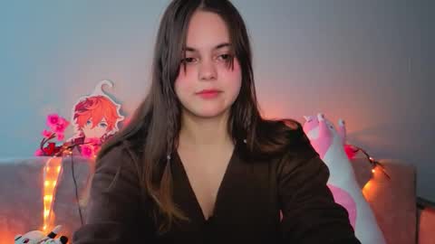 Momo online show from 02-11-26, 04:06