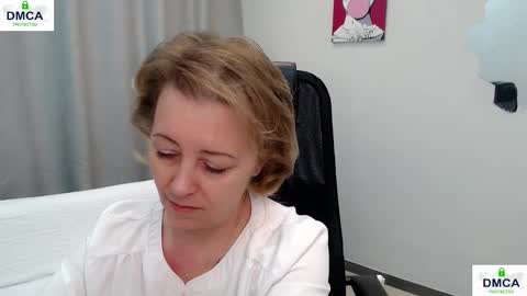 Snapshot of mona_w chatting on 02-21-26, 11:44 Mona online show from 02-21-26, 11:44