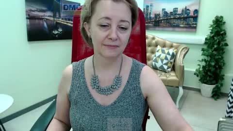 Snapshot of mona_w chatting on 03-11-26, 11:05 Mona online show from 03-11-26, 11:05