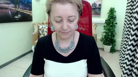 Mona online show from 04-15-26, 11:06