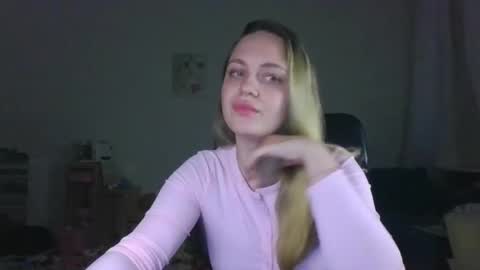 Snapshot of monarise chatting on 04-05-26, 08:28 monarise online show from 04-05-26, 08:28