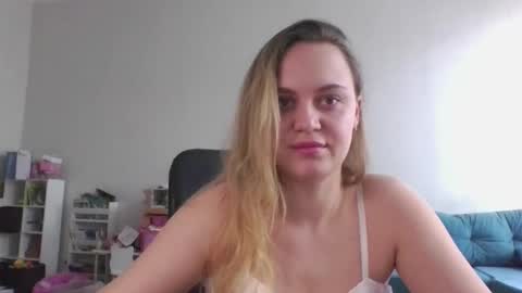 Snapshot of monarise chatting on 04-25-26, 08:17 monarise online show from 04-25-26, 08:17