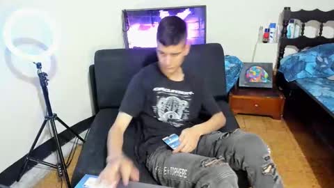 nicolas online show from 12-23-24, 01:18