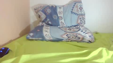 Snapshot of moncef122 chatting on 10-14-25, 08:31 moncef122 online show from 10-14-25, 08:31