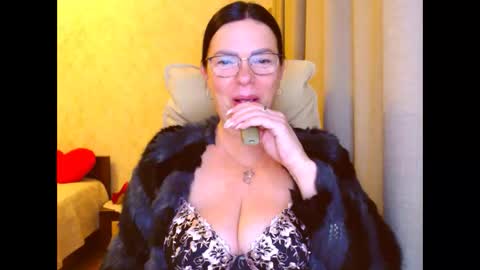 Snapshot of monica1203 chatting on 12-15-25, 04:11 monica online show from 12-15-25, 04:11