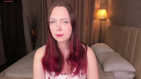 Snapshot of monica__queen chatting on 05-17-26, 05:27 Monica online show from 05-17-26, 05:27