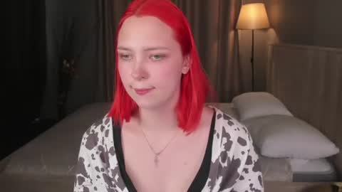 Snapshot of monica__queen chatting on 06-16-26, 05:32 Monica online show from 06-16-26, 05:32
