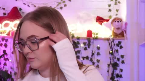 monicaasis online show from 05-30-26, 06:27
