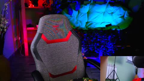 Monika online show from 01-31-25, 06:36