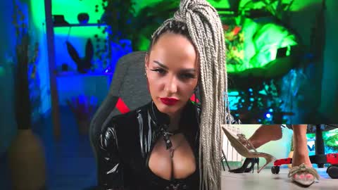 Monika online show from 03-02-25, 11:39