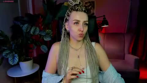 monicariley online show from 06-17-26, 04:52
