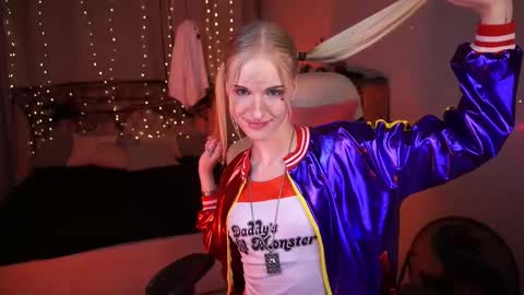  Monica  online show from 10-28-25, 06:28