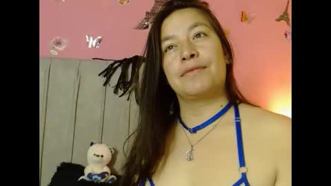 Snapshot of monickhot303av chatting on 09-15-25, 01:27 monickhot303av online show from 09-15-25, 01:27