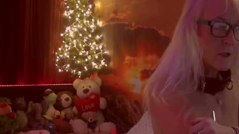 Monika    online show from 12-22-24, 06:28