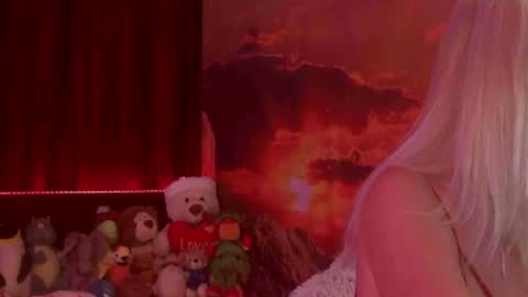 Monika    online show from 01-12-25, 02:45