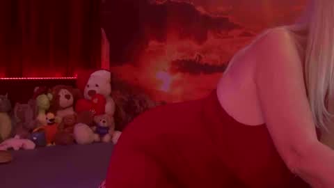 Monika    online show from 01-16-25, 05:21