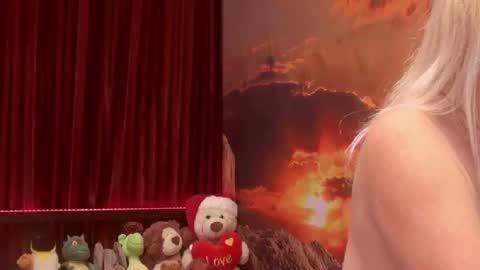 Monika    online show from 02-01-25, 04:24