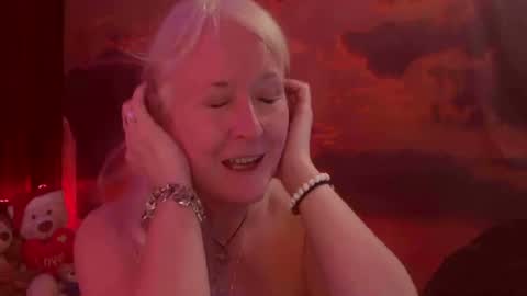 Monika    online show from 03-08-25, 06:32