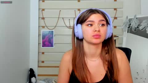 Monika online show from 12-20-24, 04:57