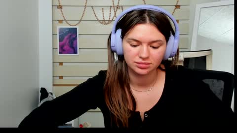 Monika online show from 01-22-25, 06:20