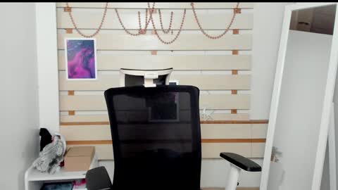 Monika online show from 01-29-25, 11:25