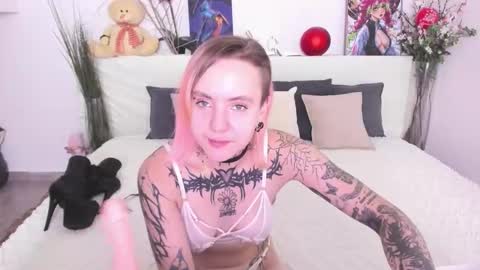 monikalowww online show from 09-24-25, 10:07