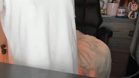 Monilee online show from 10-15-25, 10:04