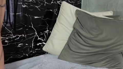 Snapshot of monique_a chatting on 01-01-25, 08:35 Ask me online show from 01-01-25, 08:35